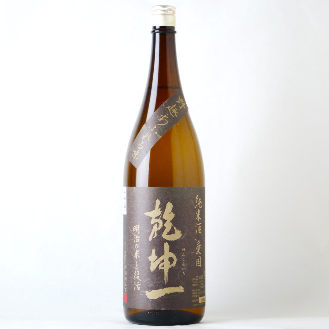 乾坤一 純米酒 愛国 1800ml